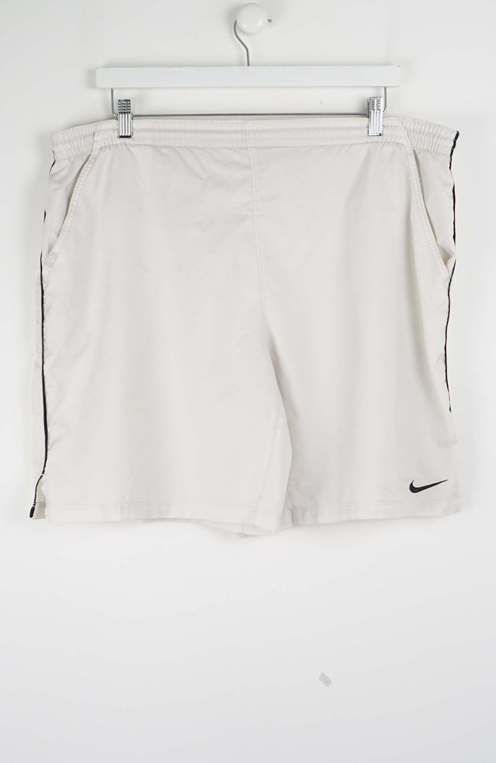 VINTAGE NIKE SHORTS W36