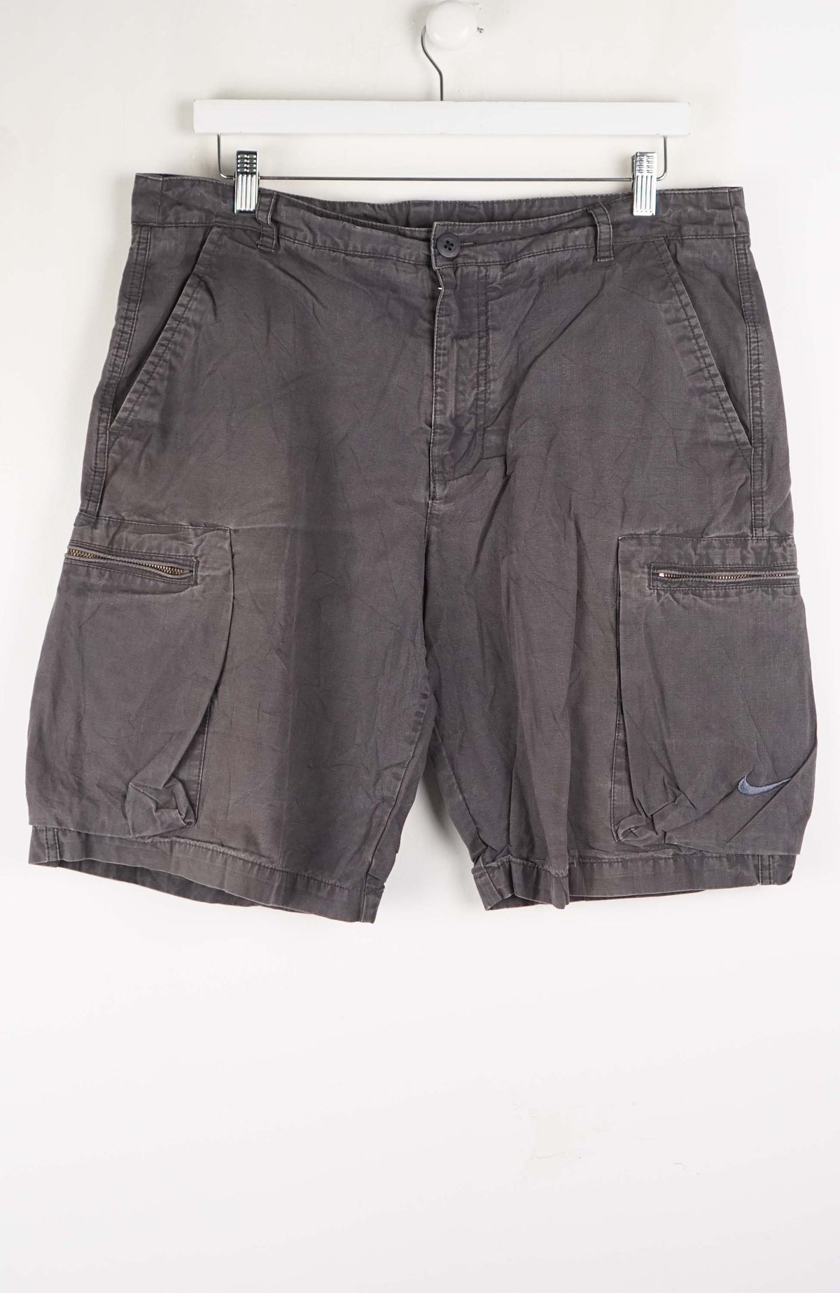 VINTAGE NIKE CARGO SHORTS W36