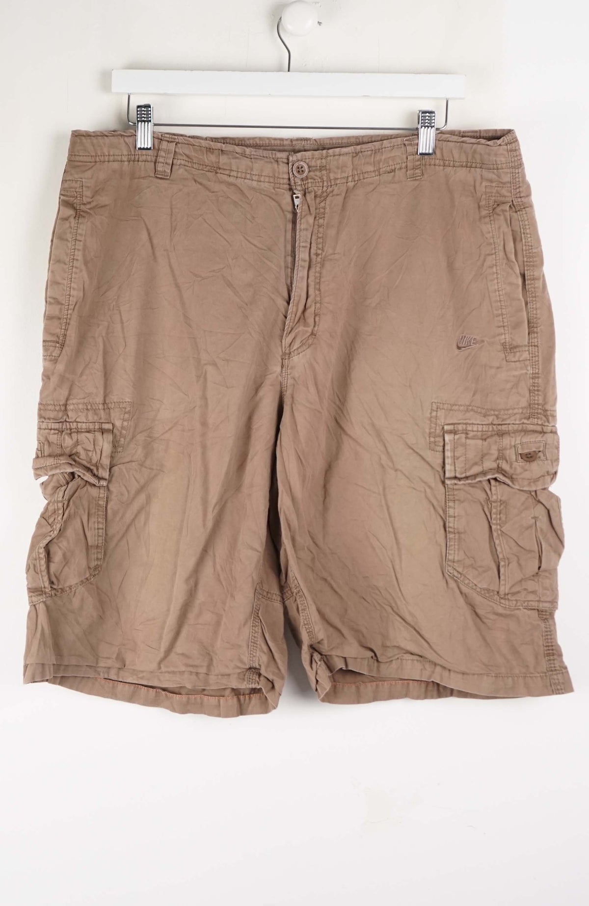 VINTAGE NIKE CARGO SHORTS W38