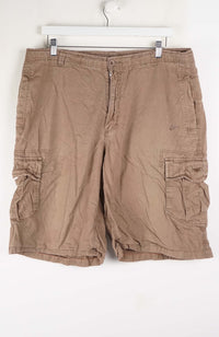 VINTAGE NIKE CARGO SHORTS W38