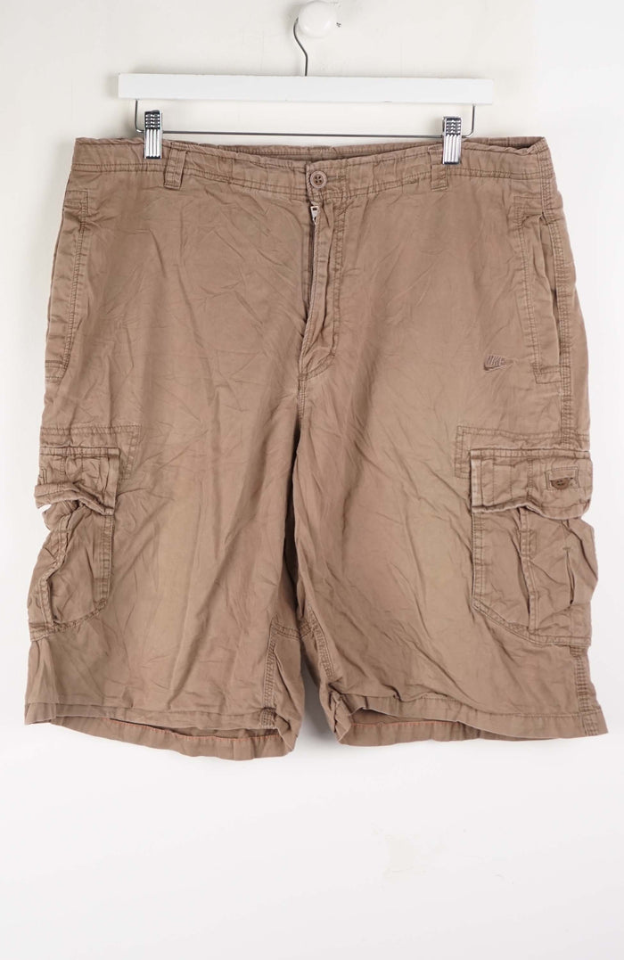 VINTAGE NIKE CARGO SHORTS W38