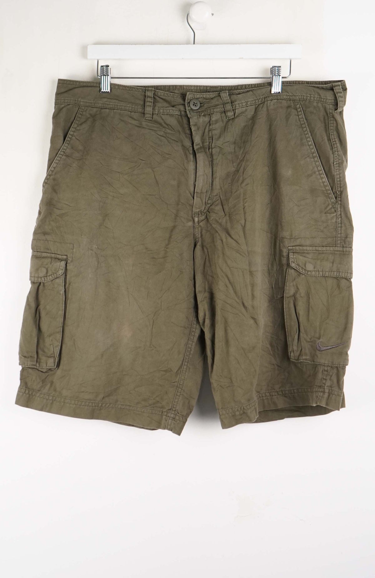 VINTAGE NIKE CARGO SHORTS W40