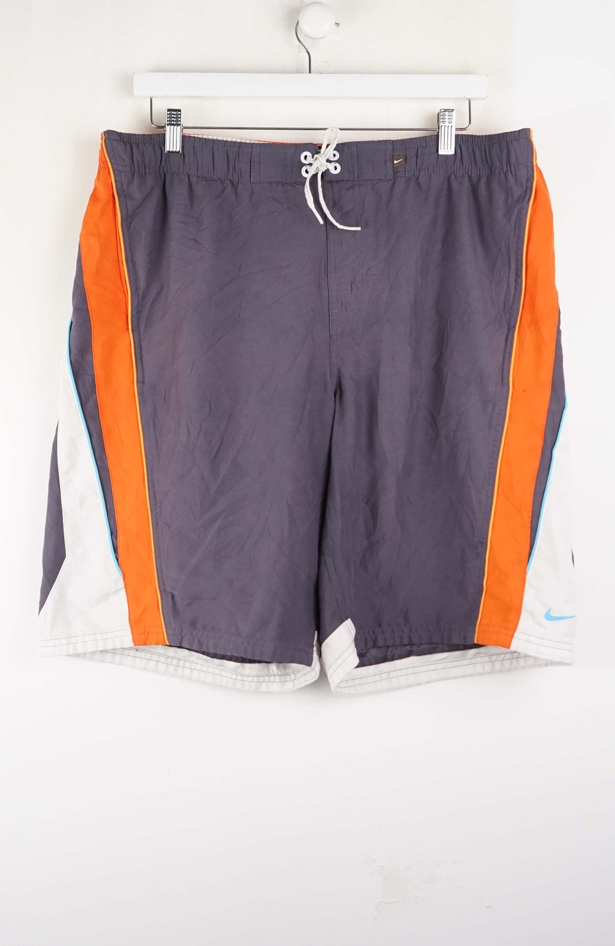 VINTAGE NIKE BOARD SHORTS W38