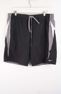 VINTAGE NIKE BOARD SHORTS W40