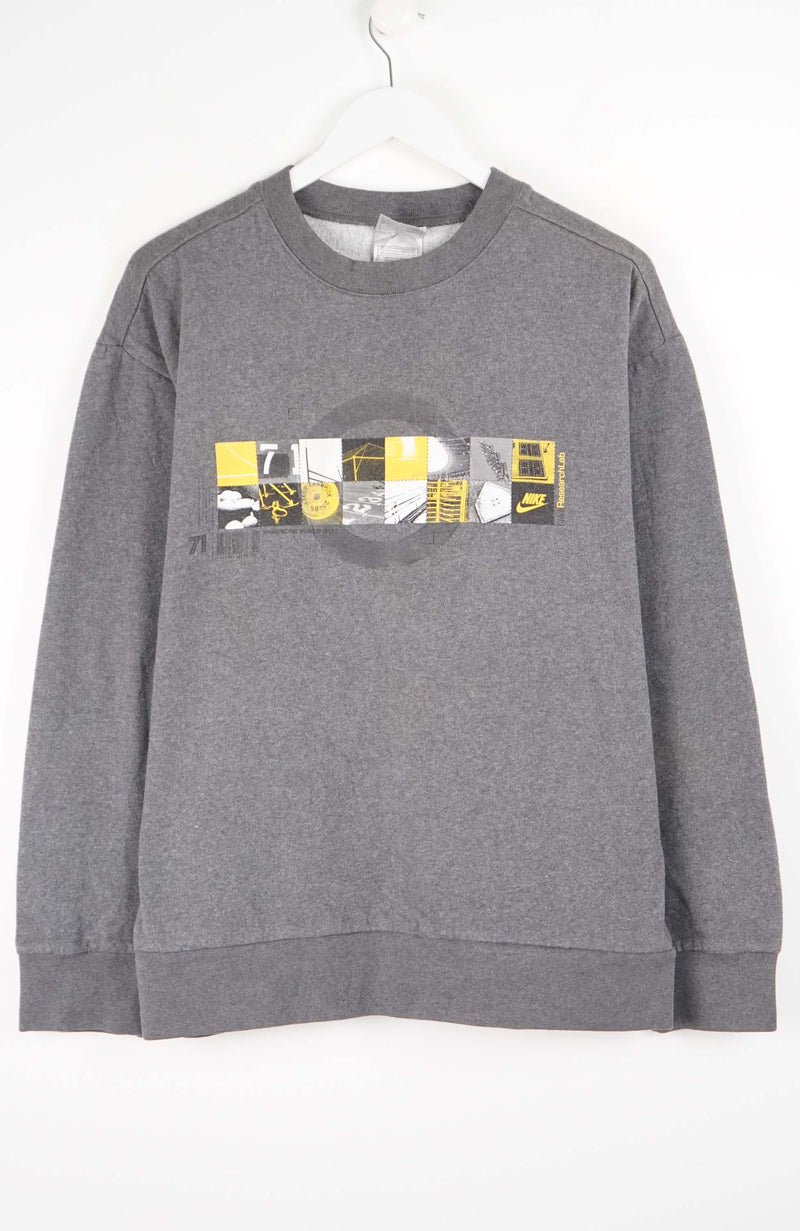 VINTAGE NIKE SWEATER (L)