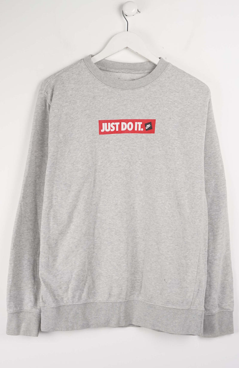 VINTAGE NIKE SWEATER (M)