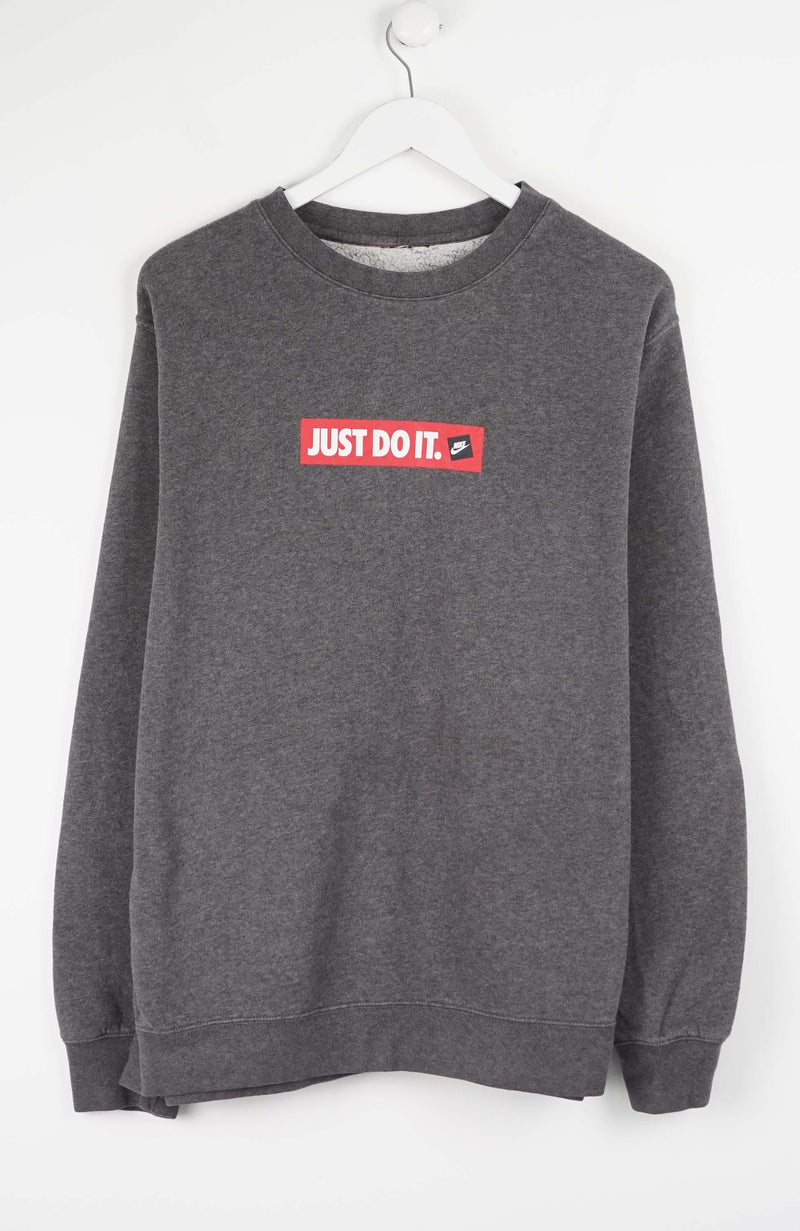 VINTAGE NIKE SWEATER (XL)