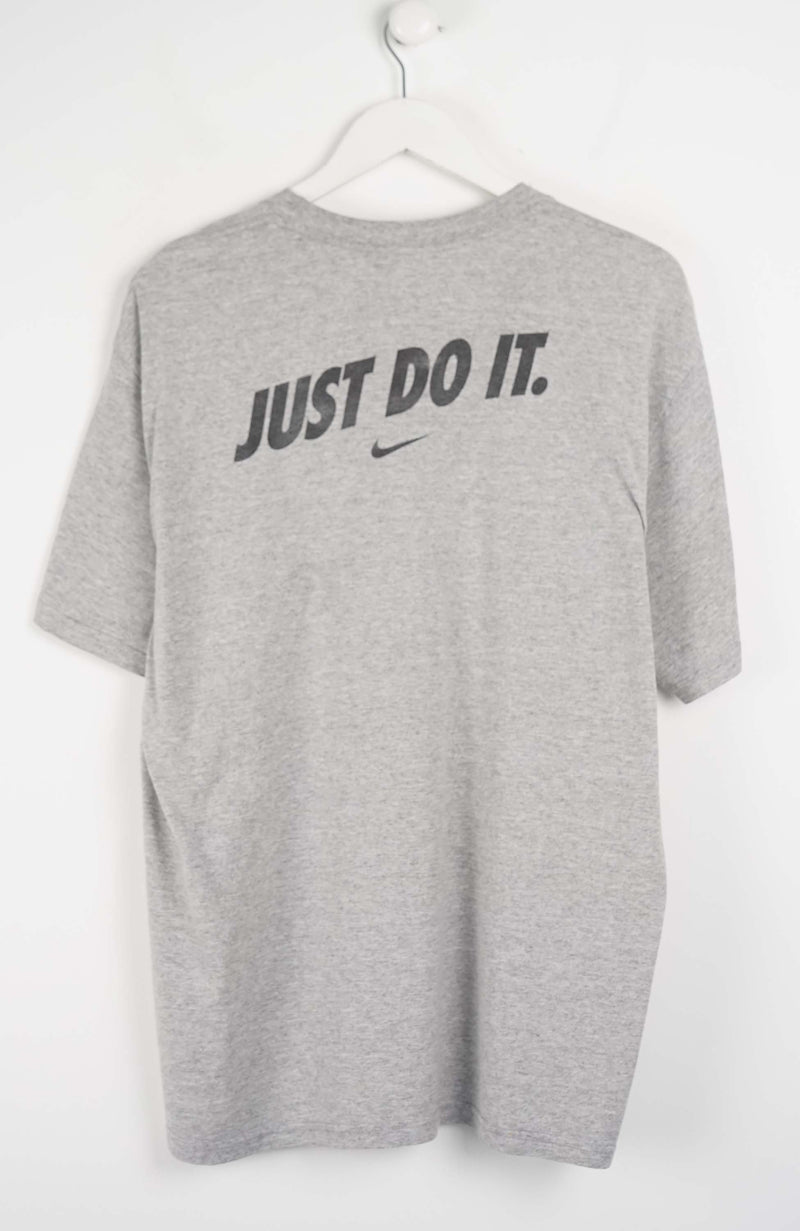 VINTAGE NIKE T-SHIRT (L)