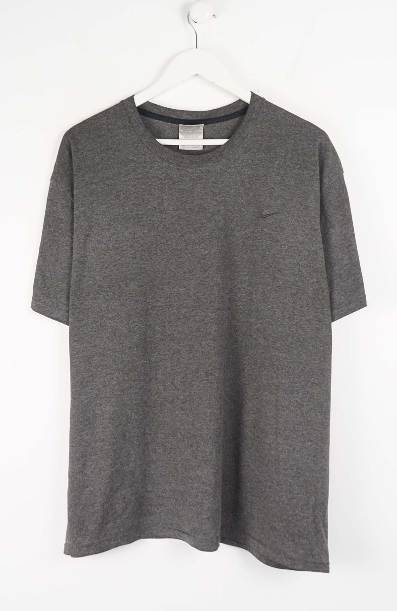 VINTAGE NIKE T-SHIRT (L)