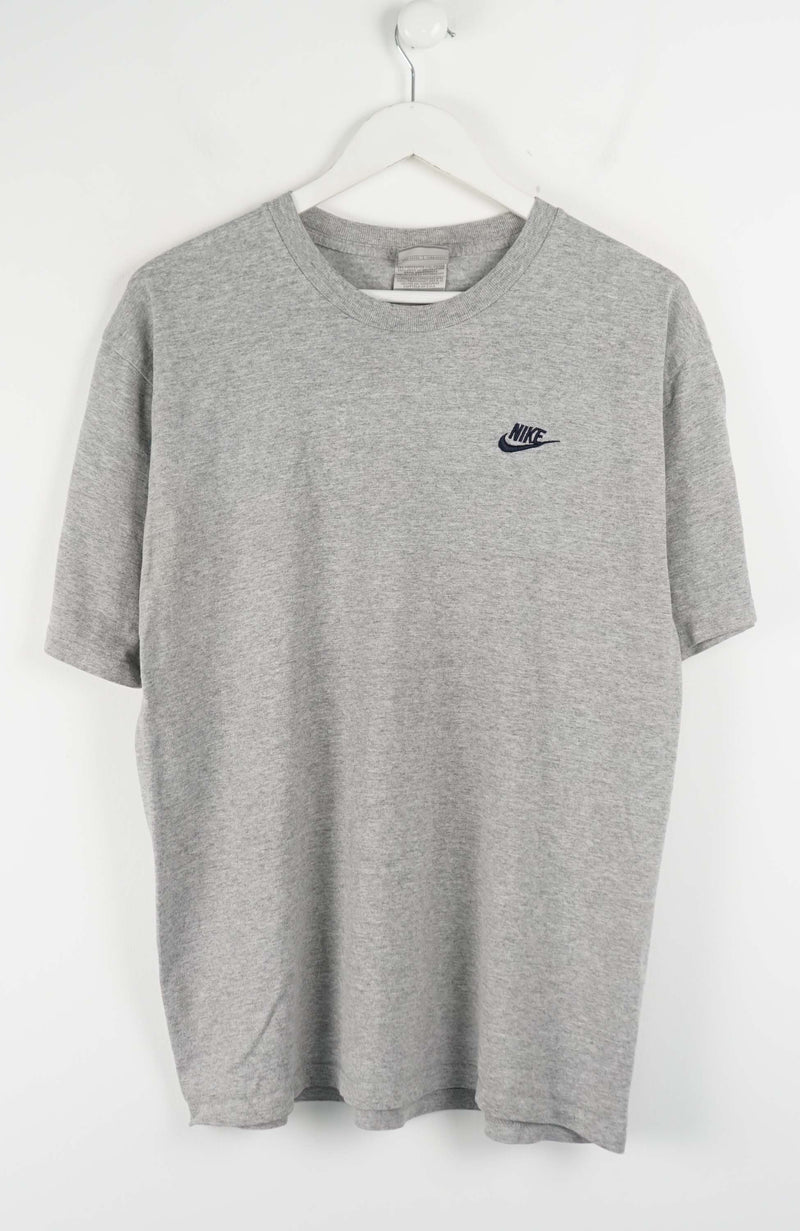 VINTAGE NIKE T-SHIRT (L)