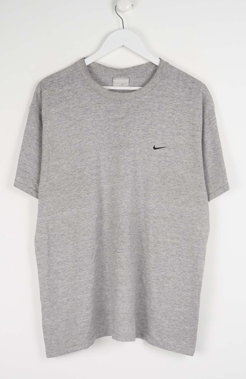 VINTAGE NIKE T-SHIRT (L)