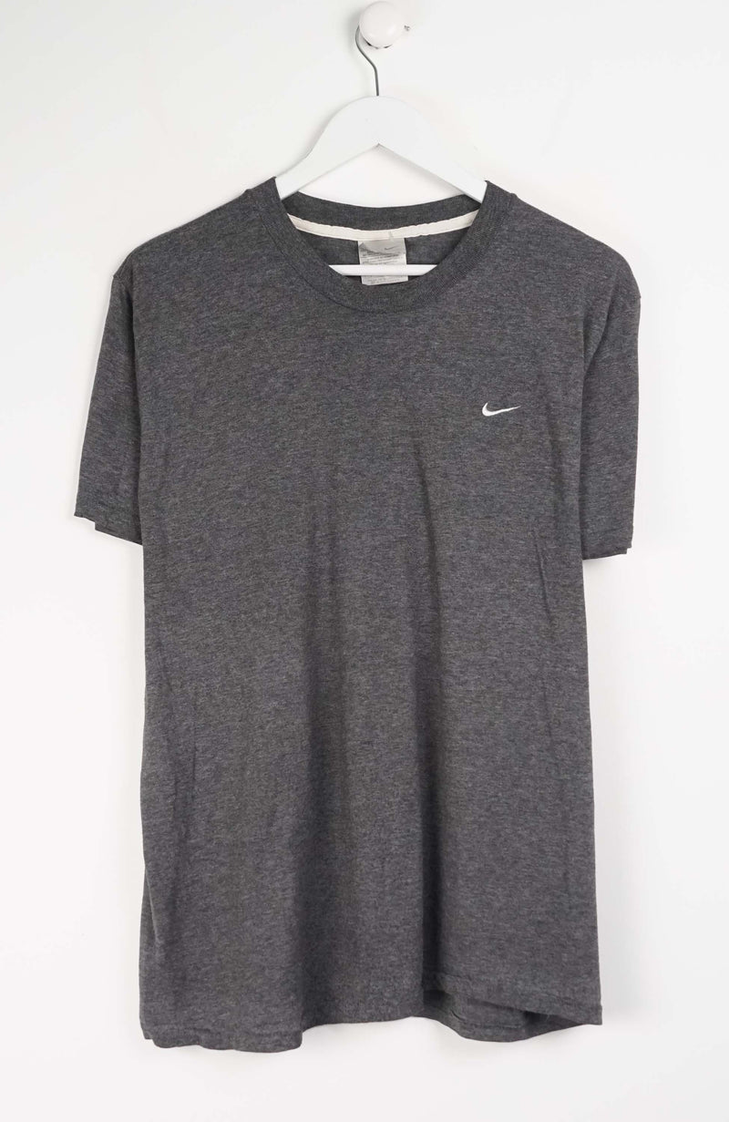 VINTAGE NIKE T-SHIRT (L)
