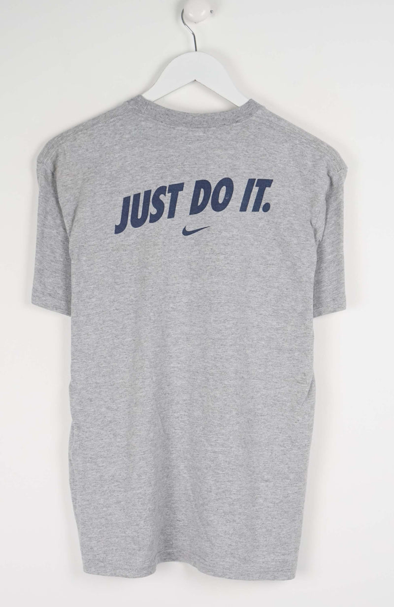 VINTAGE NIKE T-SHIRT (S)
