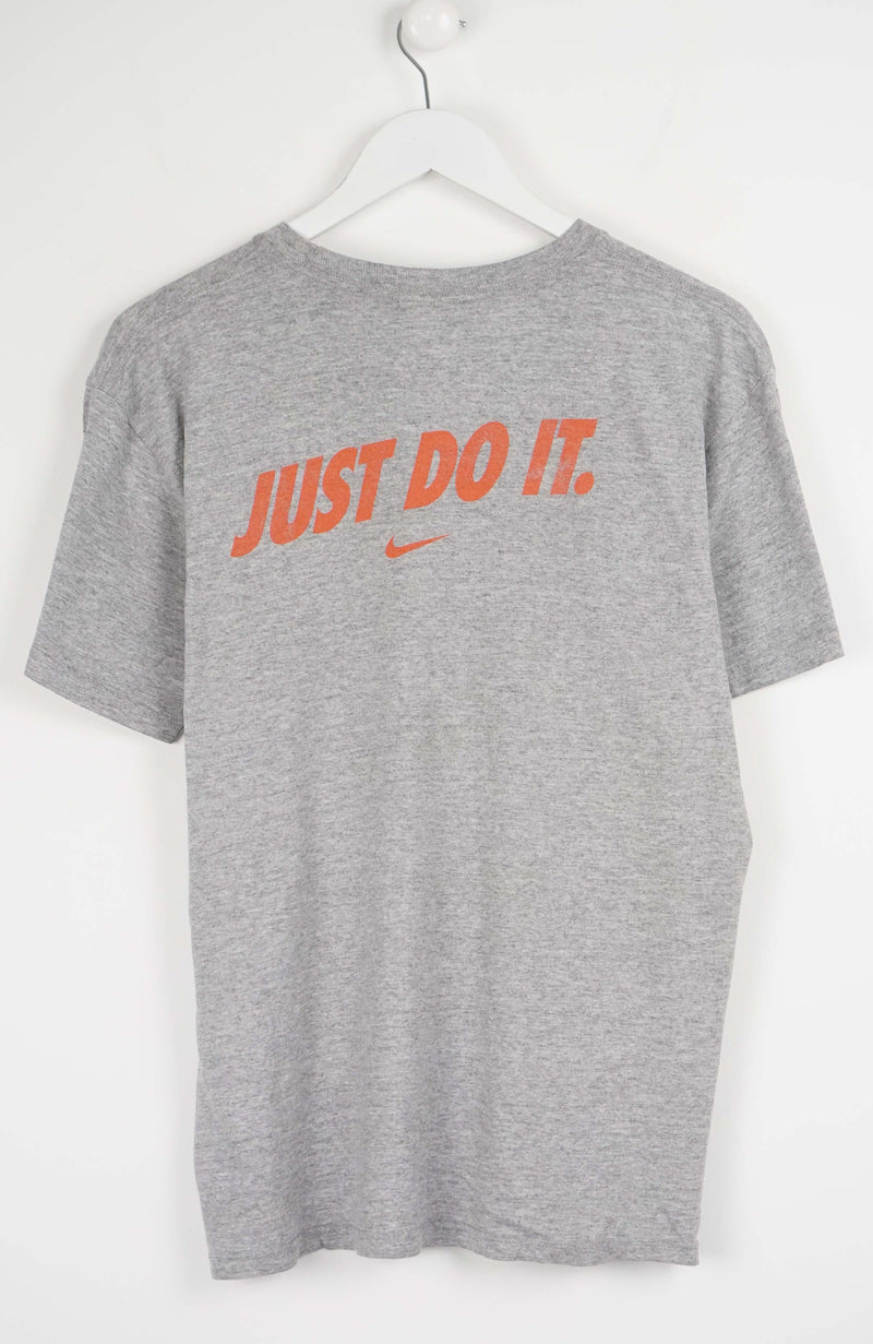 VINTAGE NIKE T-SHIRT (S)
