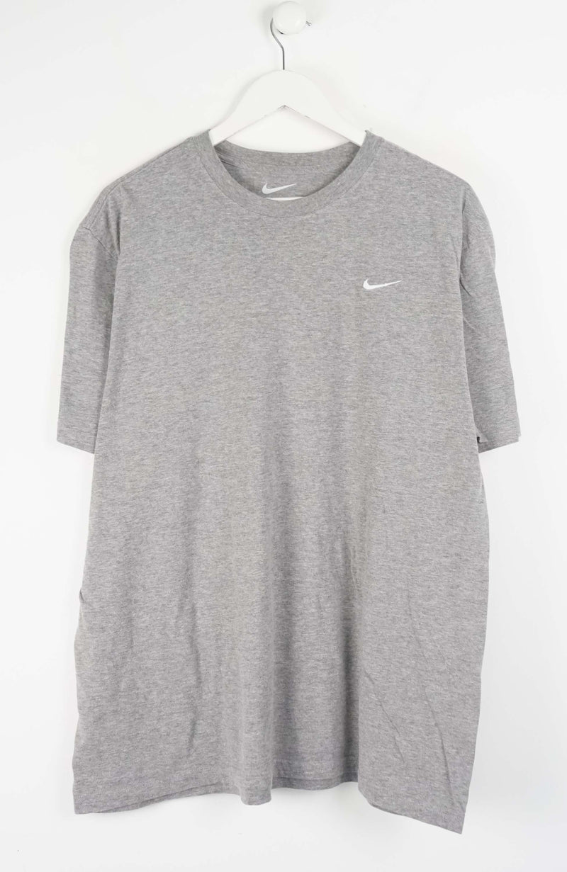 VINTAGE NIKE T-SHIRT (XL)