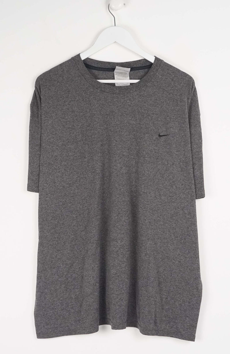VINTAGE NIKE T-SHIRT (XXL)