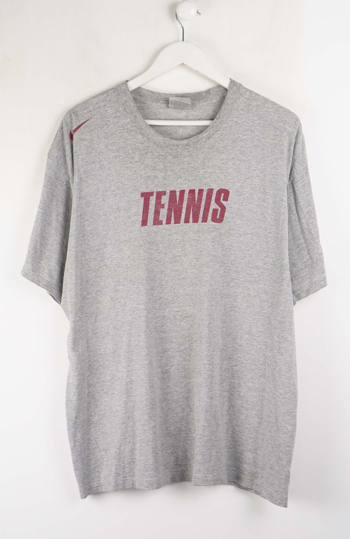 VINTAGE NIKE TENNIS T-SHIRT (XL)