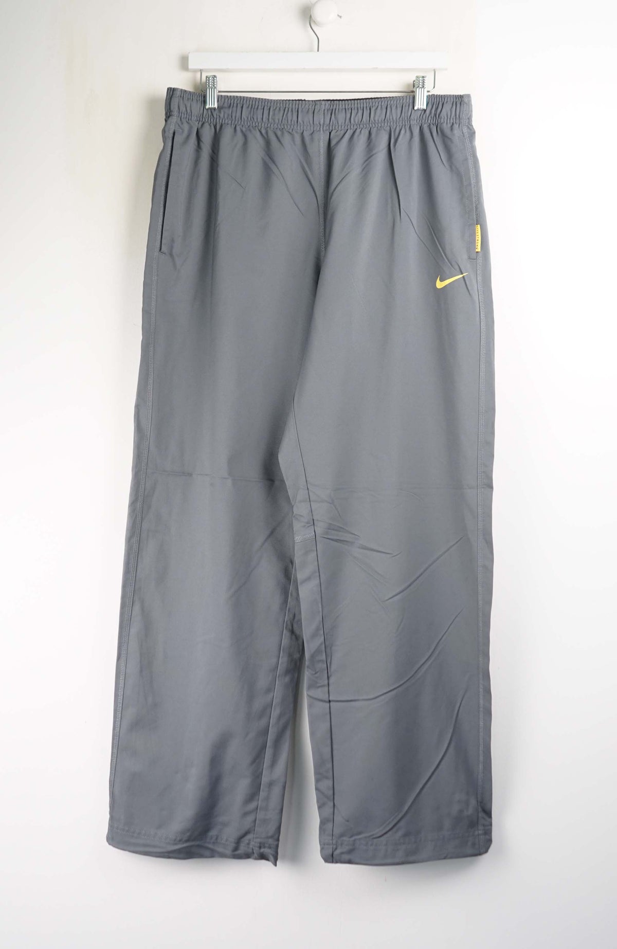 VINTAGE NIKE TRACK PANTS (L)