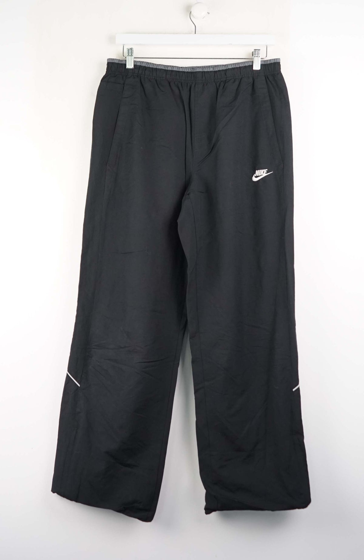 VINTAGE NIKE TRACK PANTS (M)
