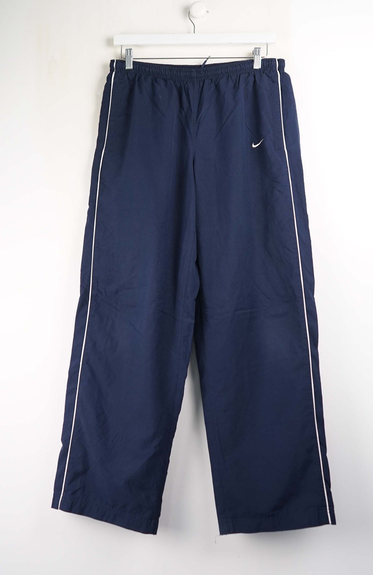 VINTAGE NIKE TRACK PANTS (M)