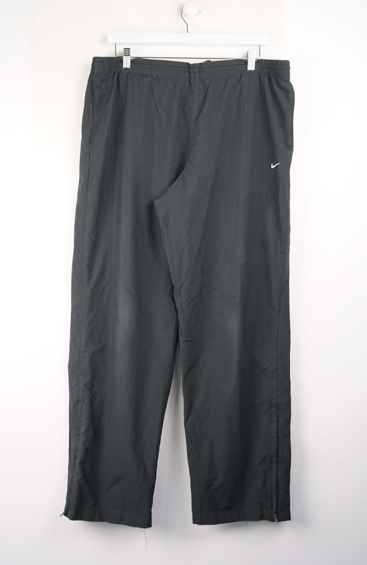 VINTAGE NIKE TRACK PANTS (XL)