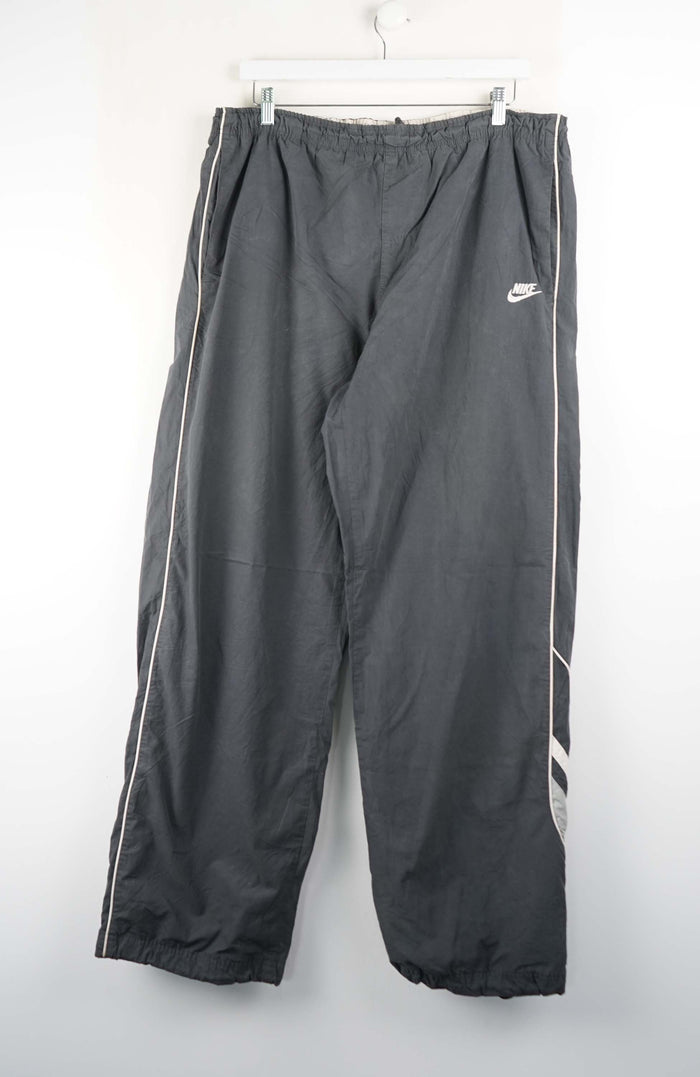 VINTAGE NIKE TRACK PANTS (XL)