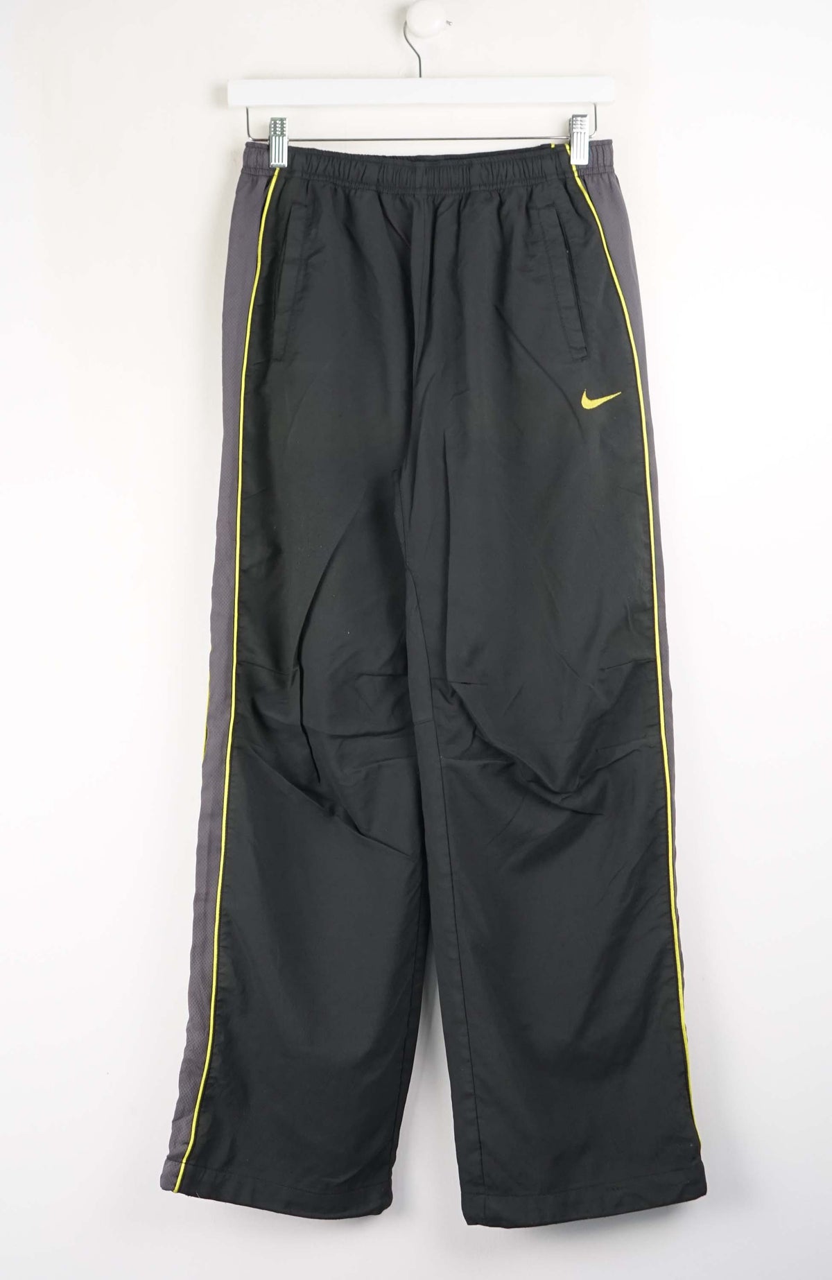 VINTAGE NIKE TRACK PANTS (S)