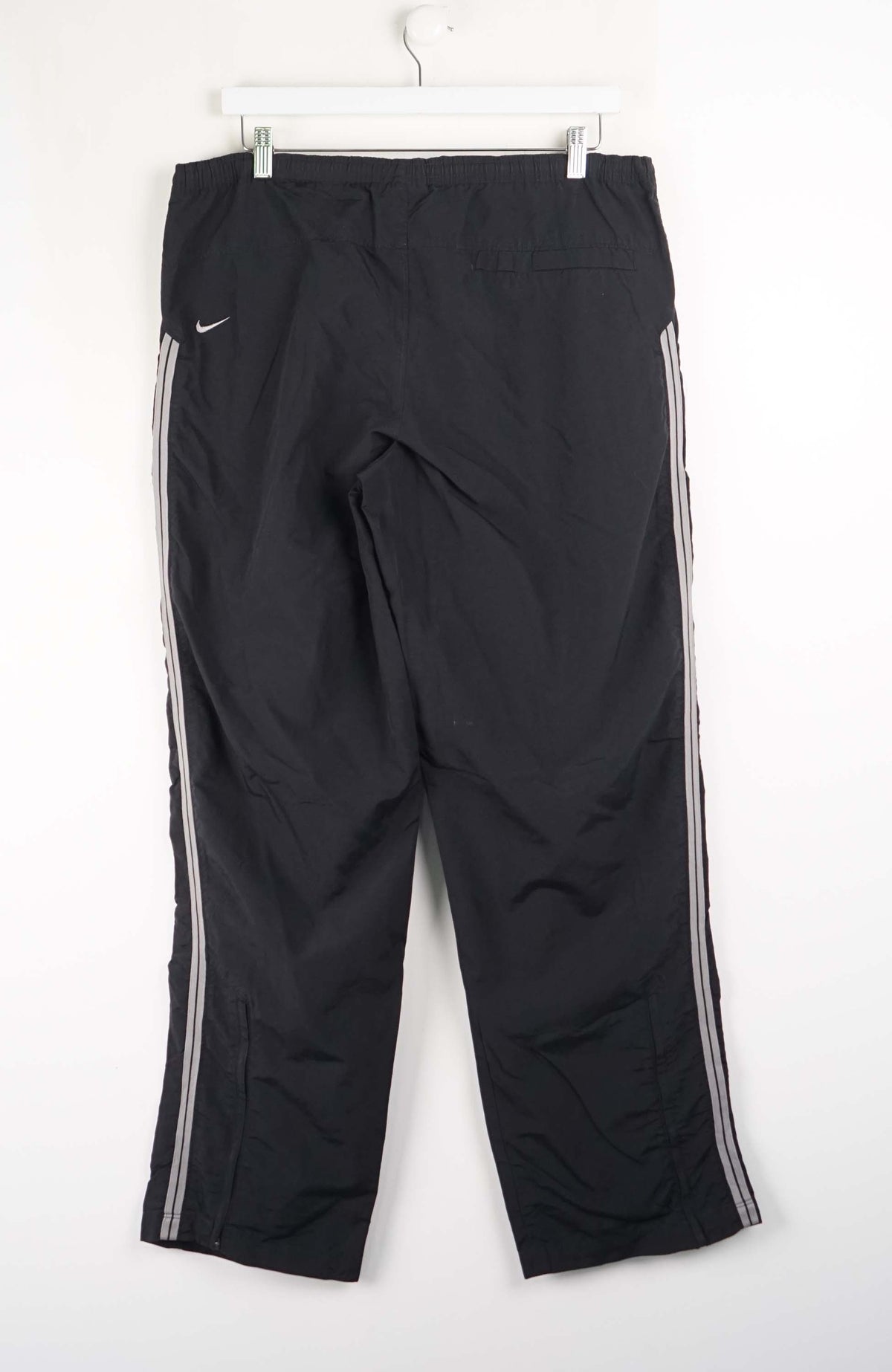 VINTAGE NIKE TRACK PANTS (XL)