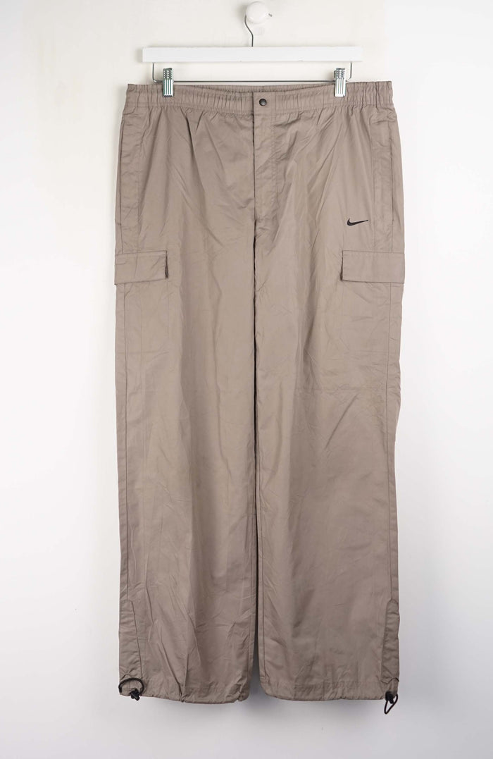 VINTAGE NIKE TRACK PANTS (XL)
