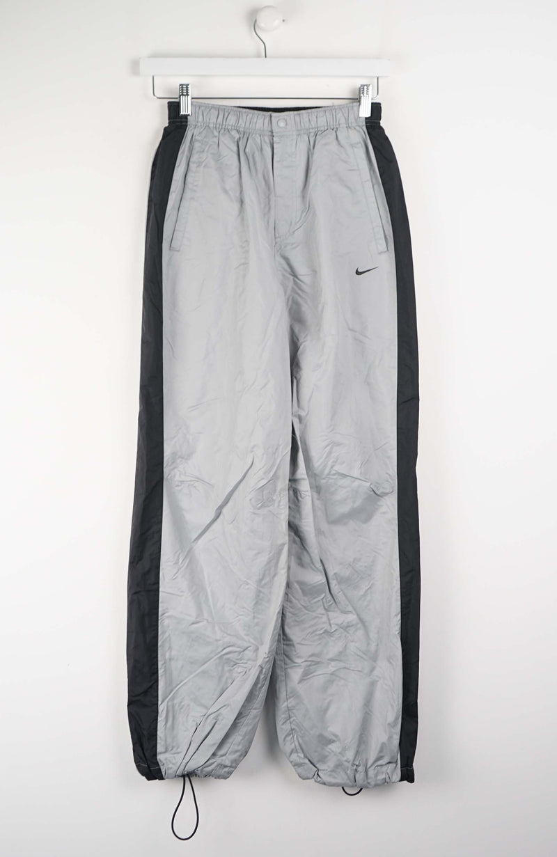 VINTAGE NIKE TRACK PANTS (XS)