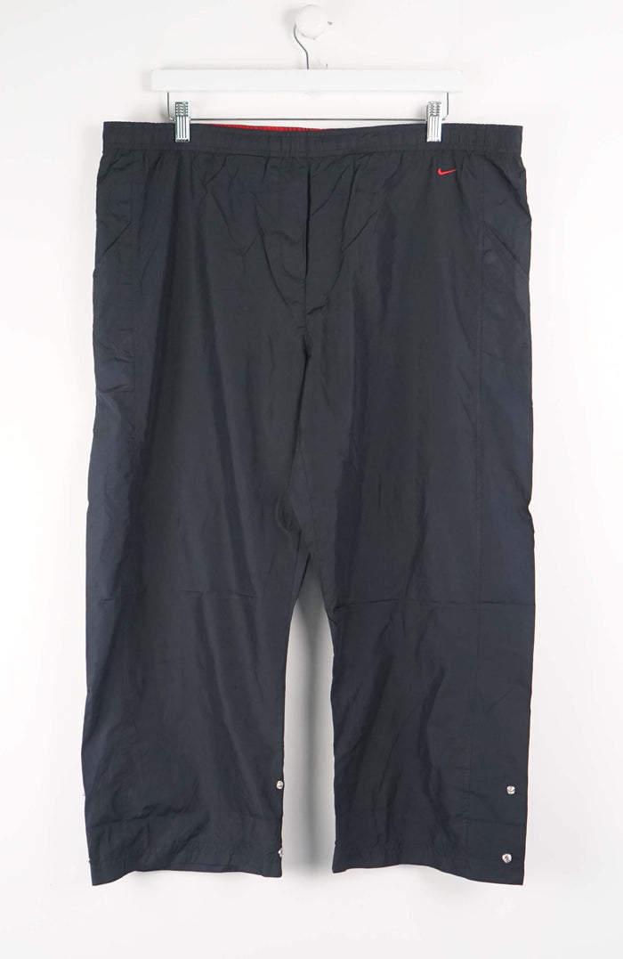 VINTAGE NIKE 3/4 TRACK PANT SHORTS (XXL)