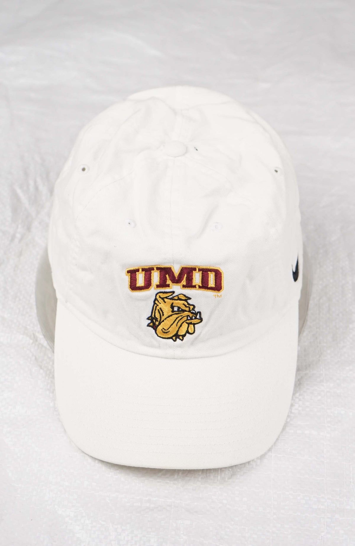 VINTAGE NIKE UMD HAT