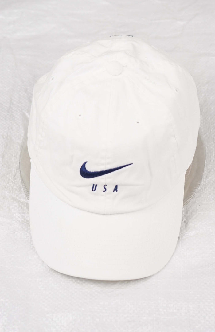 VINTAGE NIKE USA HAT