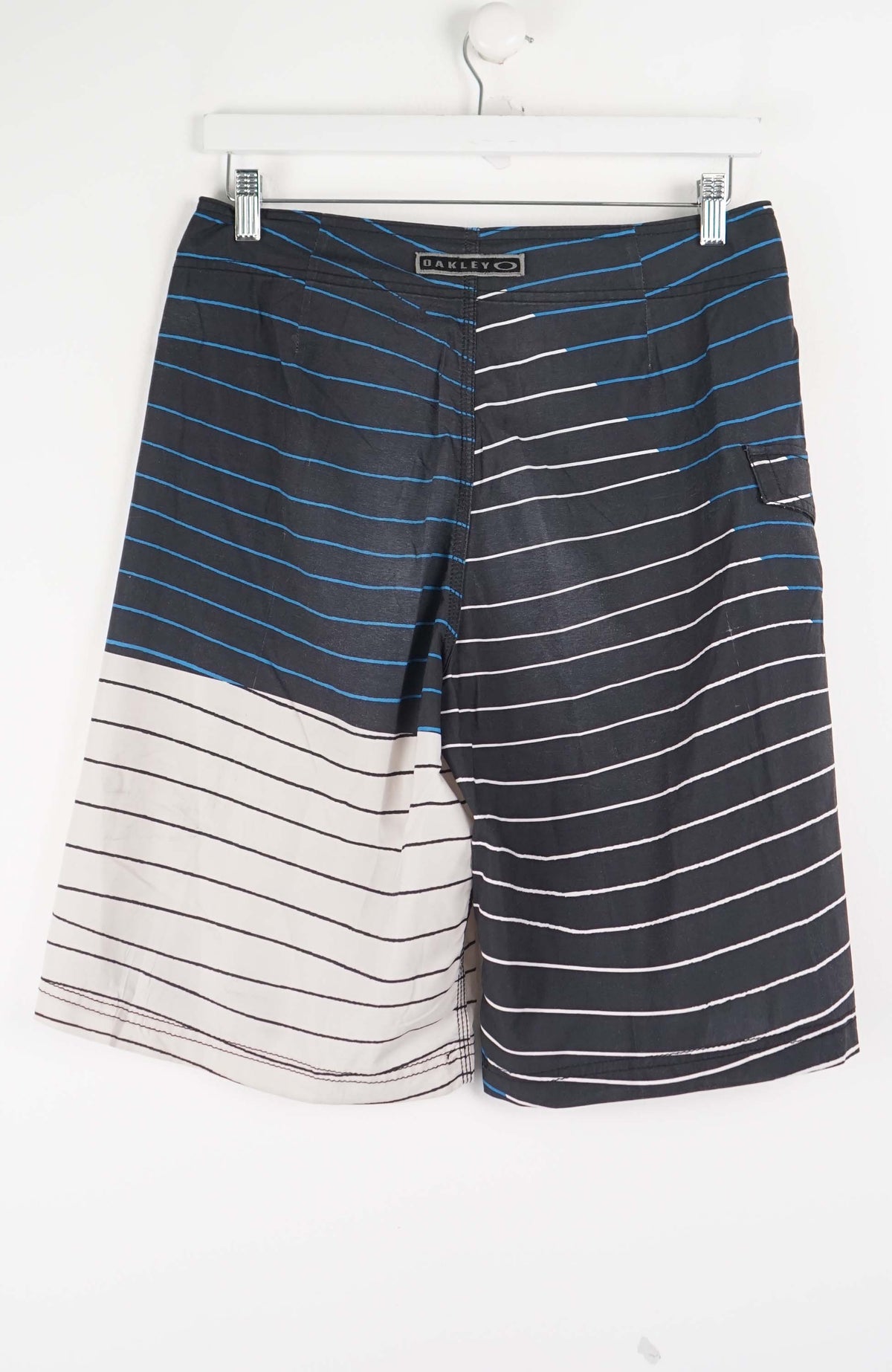 VINTAGE OAKLEY SURF BOARD SHORTS W30
