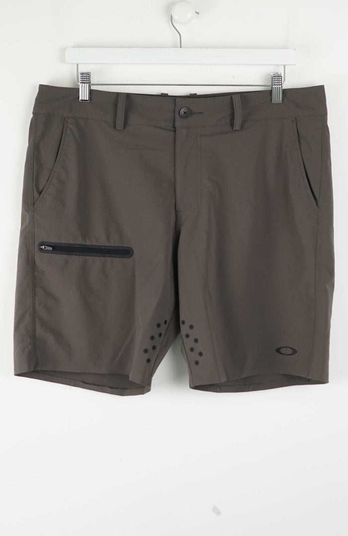 VINTAGE OAKLEY SHORTS W37