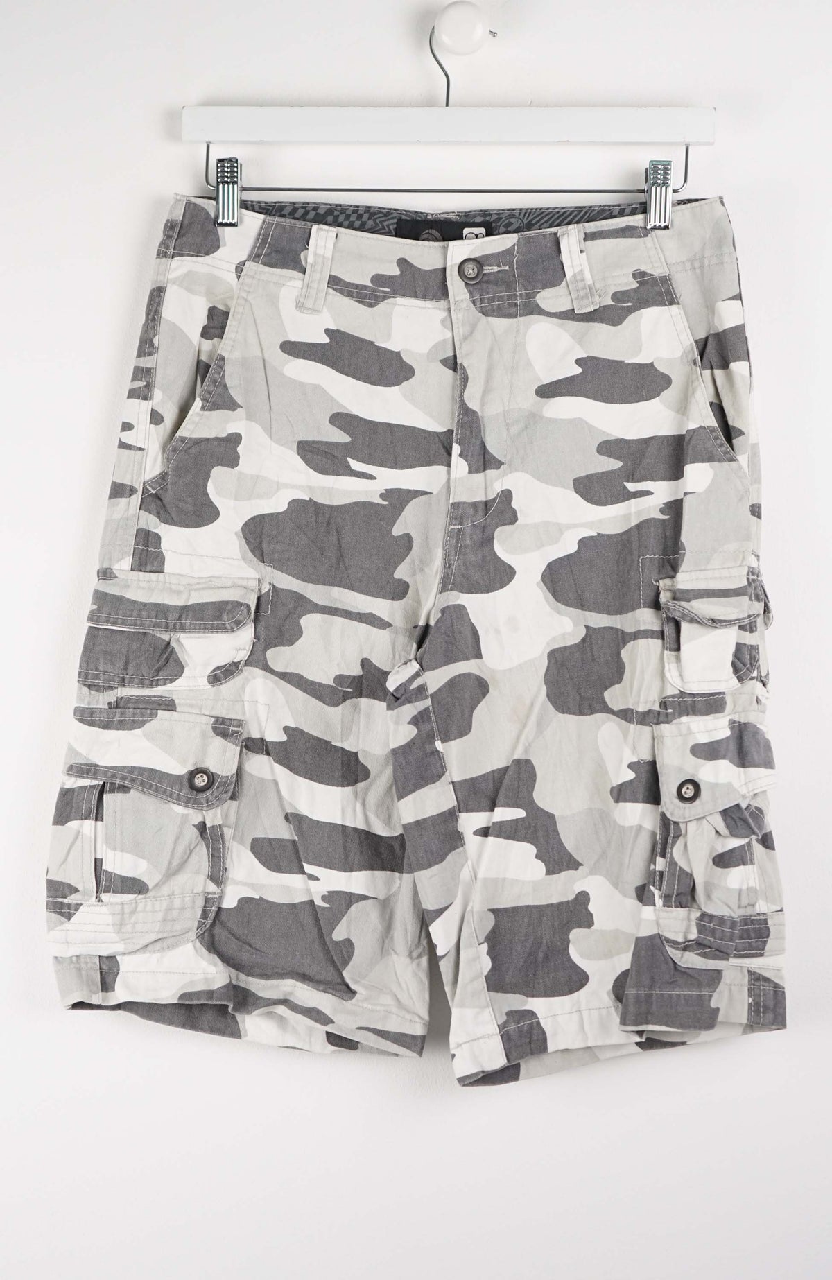 VINTAGE OCEAN PACIFIC CAMO CARGO SHORTS W34