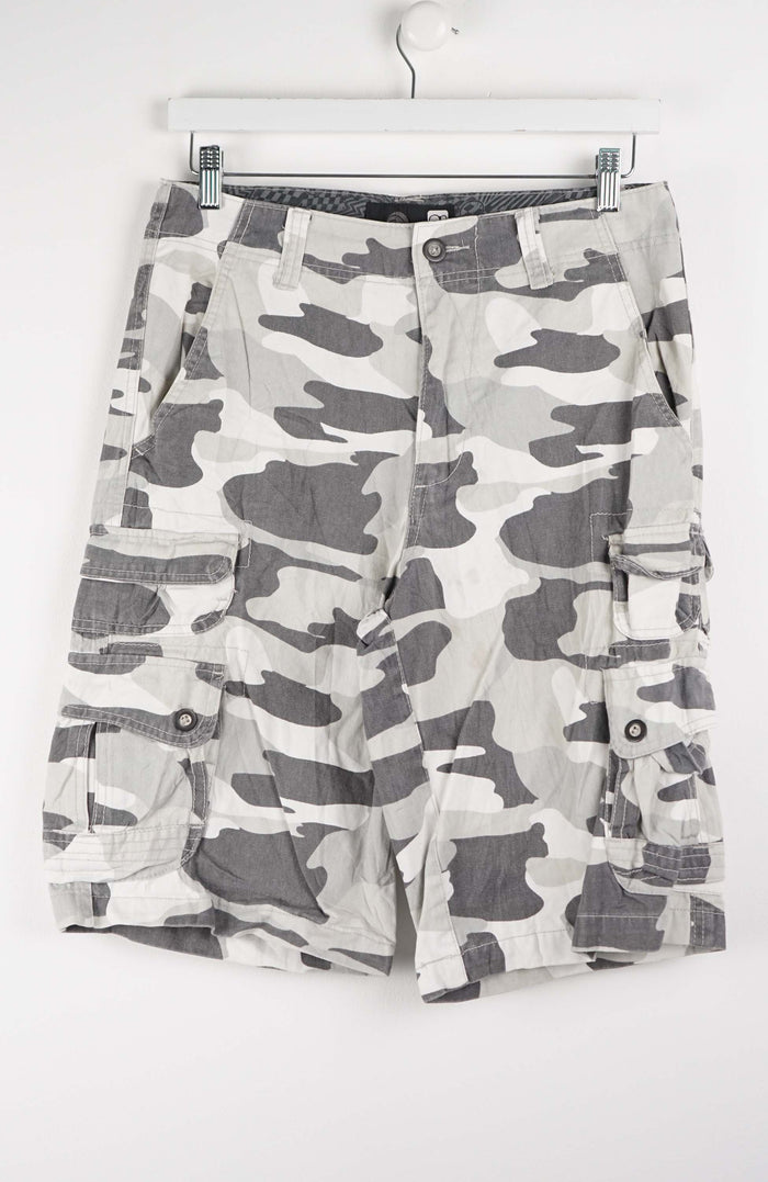 VINTAGE OCEAN PACIFIC CAMO CARGO SHORTS W34