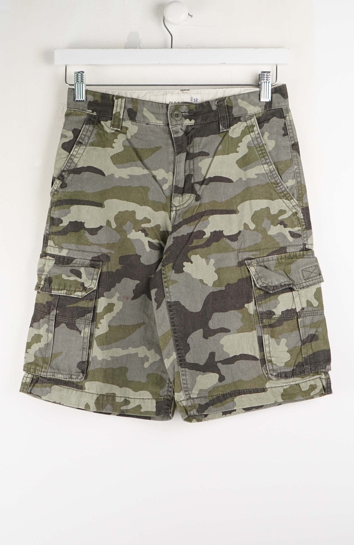 VINTAGE CAMO CARGO SHORTS W26