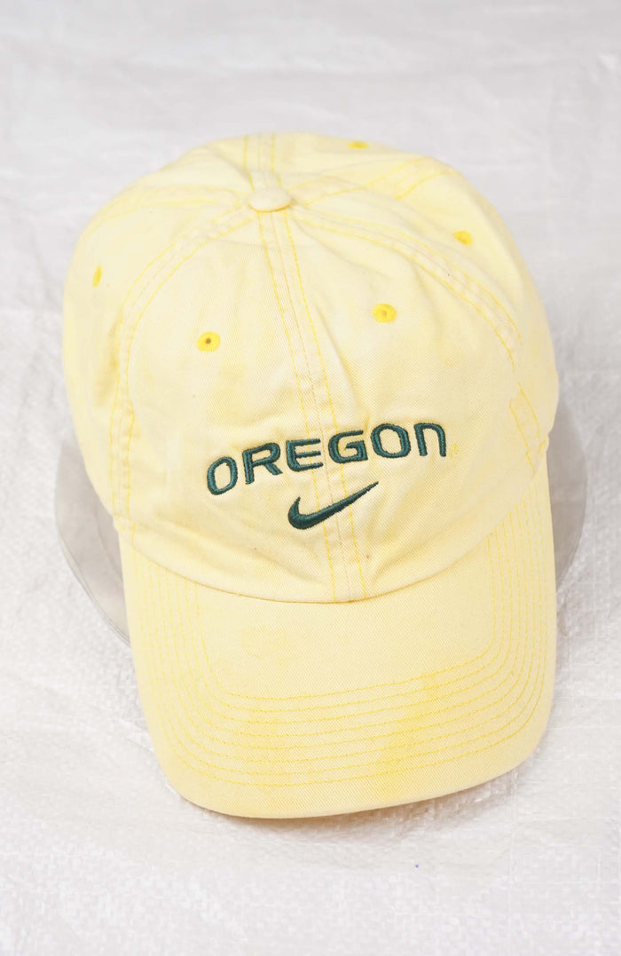 VINTAGE NIKE OREGON HAT