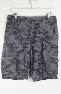 VINTAGE CAMO CARGO SHORTS W34