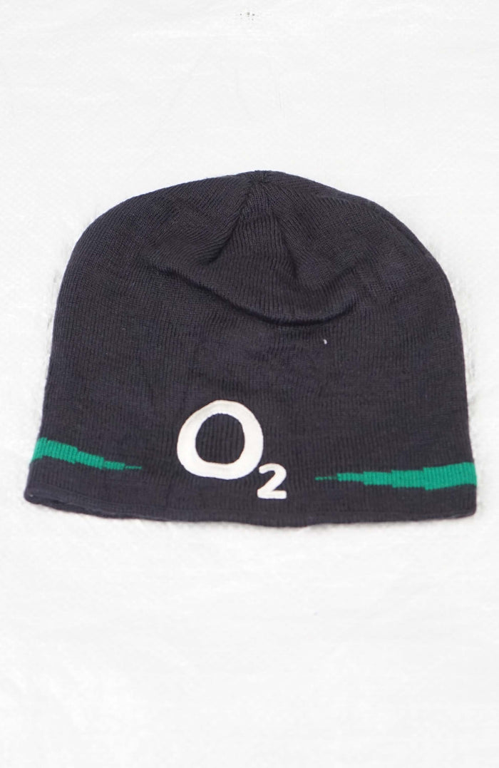 Black beanie with O2 logo on a white background