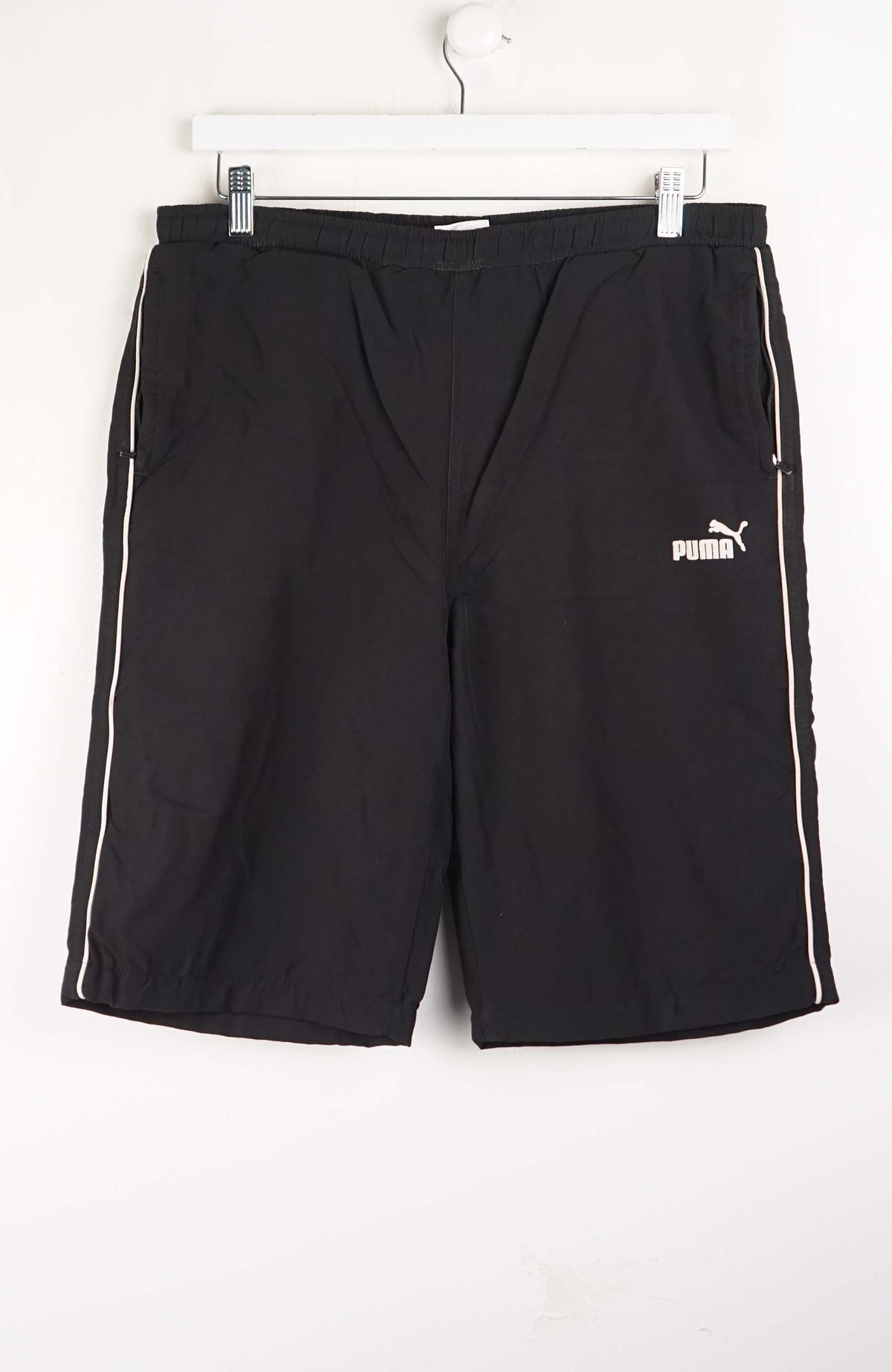 VINTAGE PUMA TRACK PANT SHORTS (L)