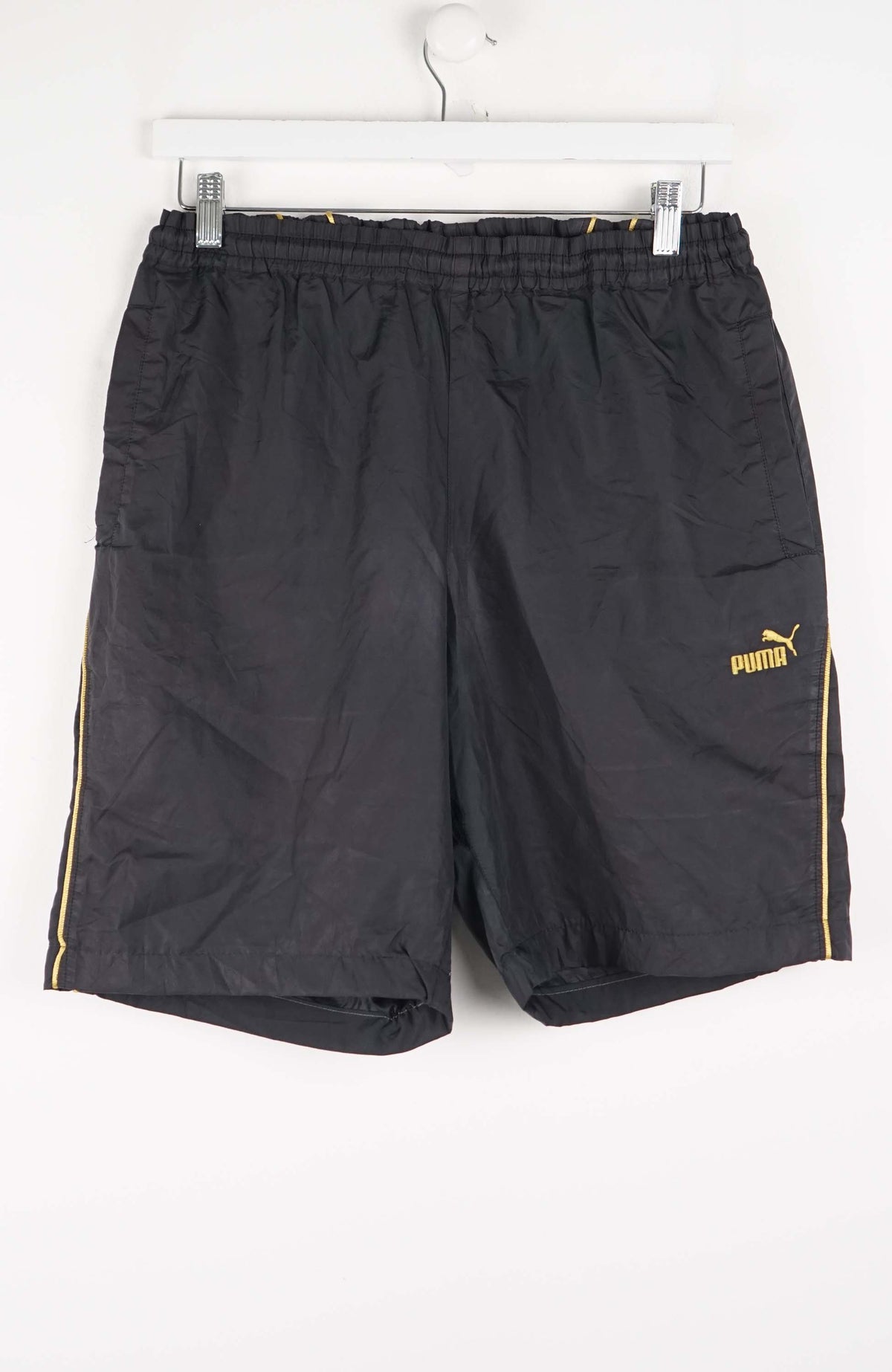 VINTAGE PUMA TRACK PANT SHORTS (M)