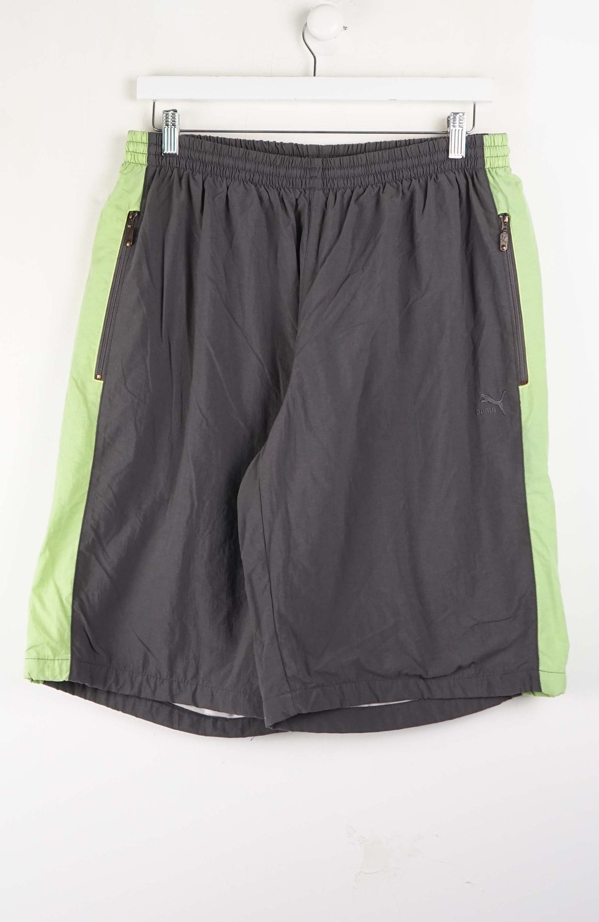 VINTAGE PUMA TRACK PANT SHORTS (M)
