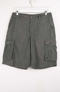 VINTAGE QUIKSILVER CARGO SHORTS W32