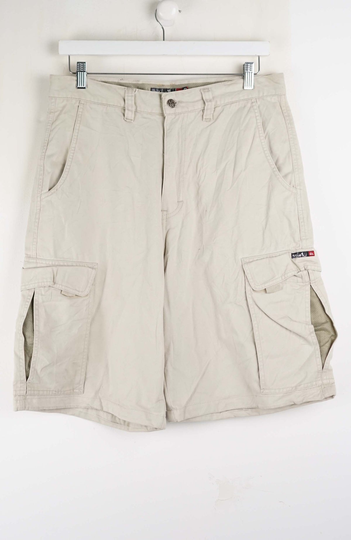 VINTAGE QUIKSILVER CARGO SHORTS W32