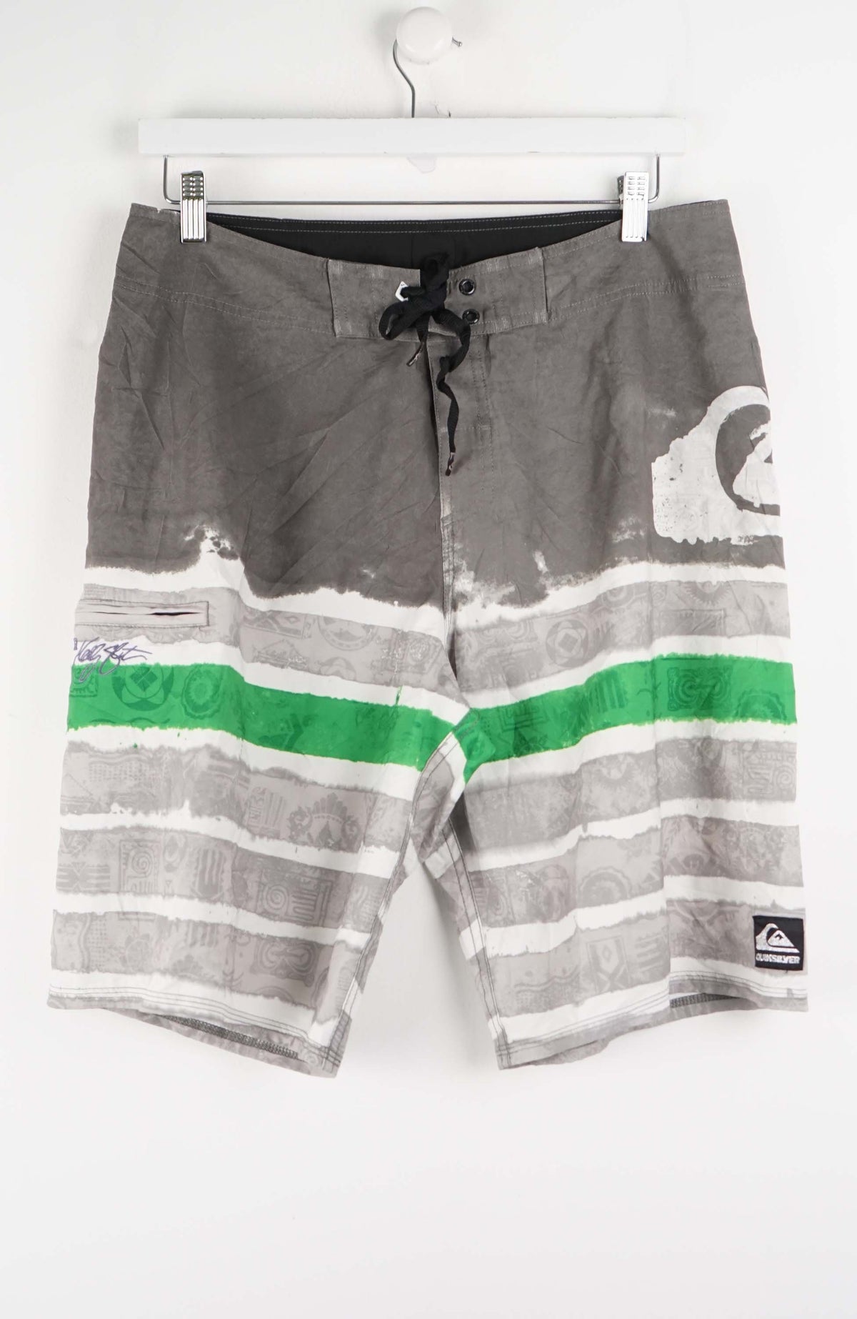 VINTAGE QUIKSILVER BOARD SHORTS W32
