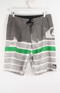 VINTAGE QUIKSILVER BOARD SHORTS W32