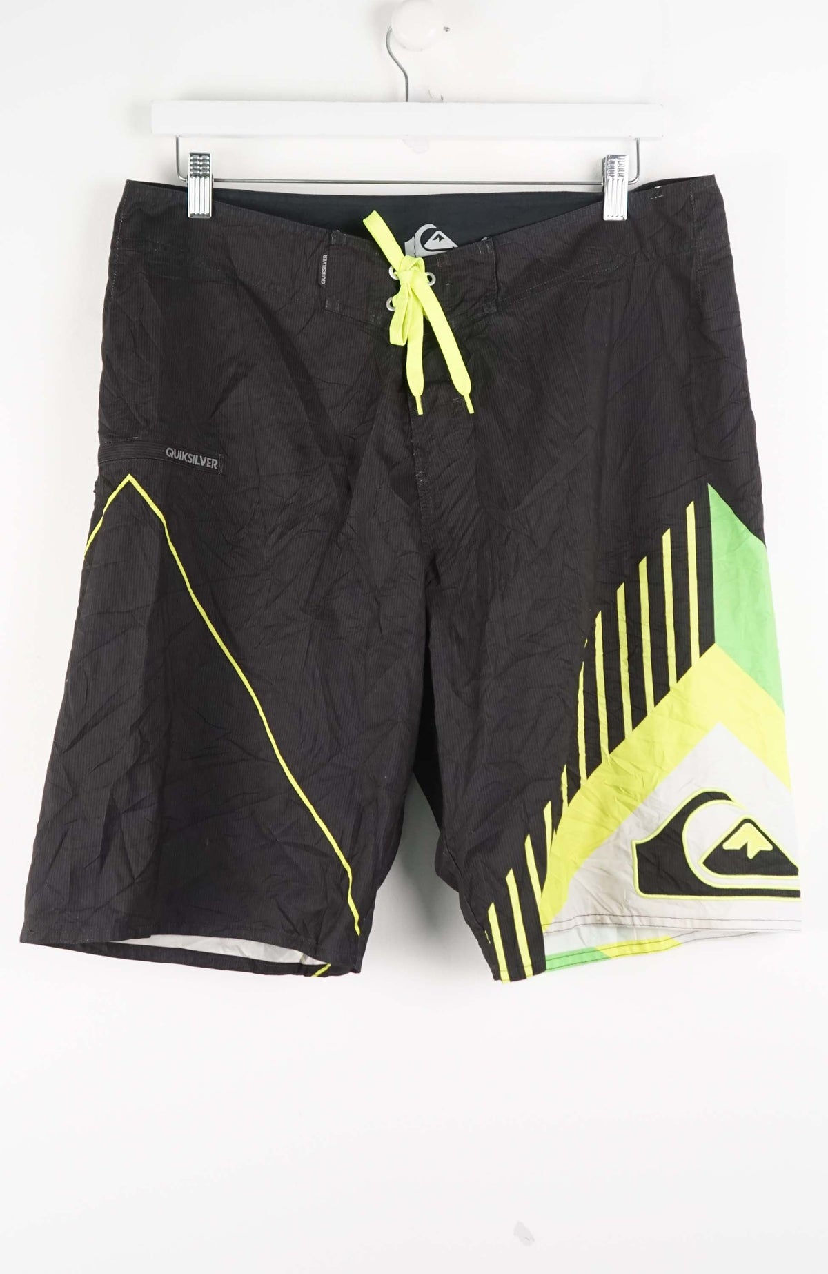 VINTAGE QUIKSILVER BOARD SHORTS W35