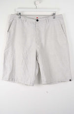 VINTAGE QUIKSILVER CARGO SHORTS W38